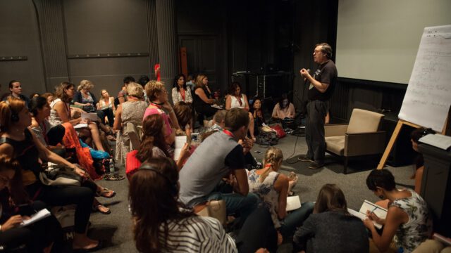 Par i partnerstvo u svijetu: razumijevanje para i rad s parom iz polazišta teorije polja